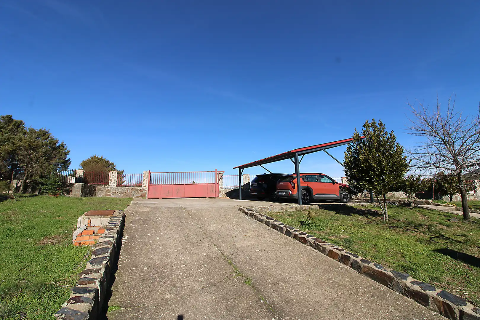 Parking of Houses for sale in Torremocha de Jarama  with Air Conditioner, Heating and Private garden