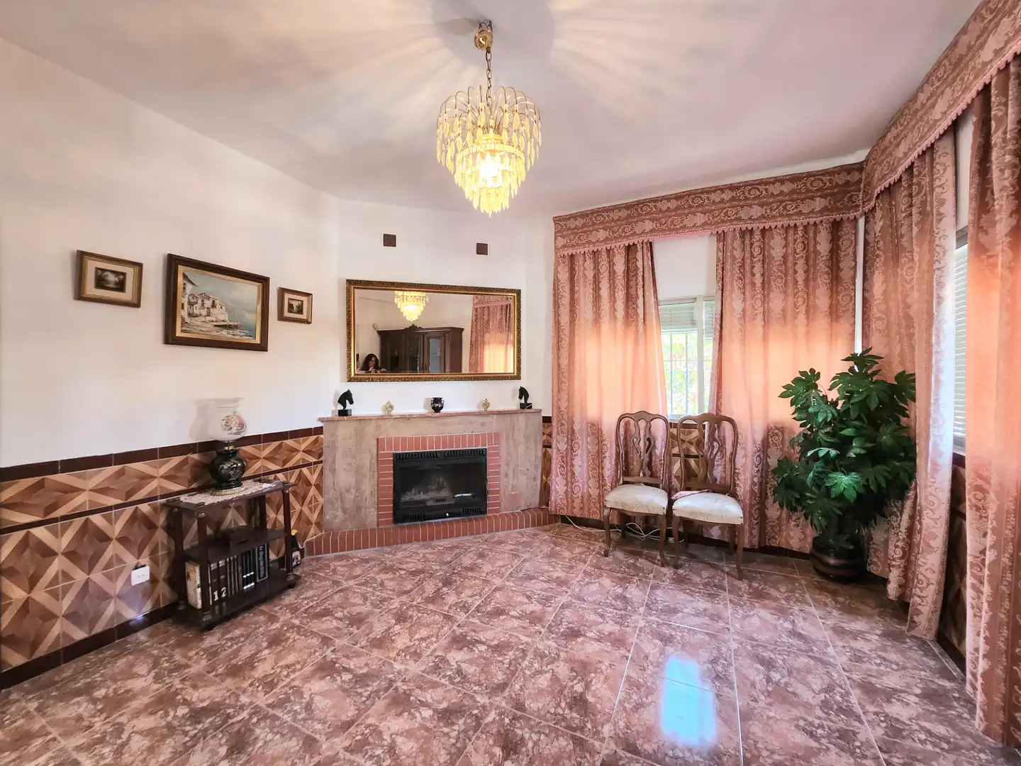 Haus oder Chalet zum Verkauf in Alcalá de Guadaira mit Privatgarten, Terrasse und Abstellraum