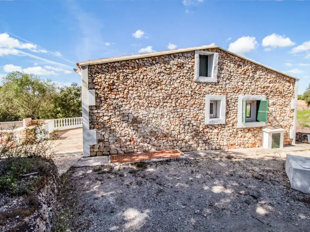 Vista exterior de Finca rústica en venda en Es Mercadal amb Jardí privat