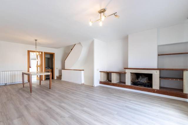 Casa adosada en Venta en Carrer PAU CASALS en Polinyà