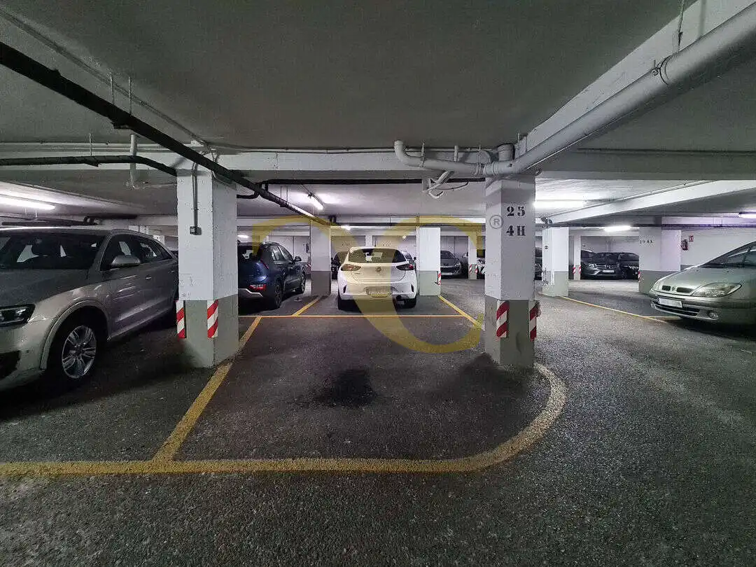 Parking of Flat for sale in Oviedo   with Heating