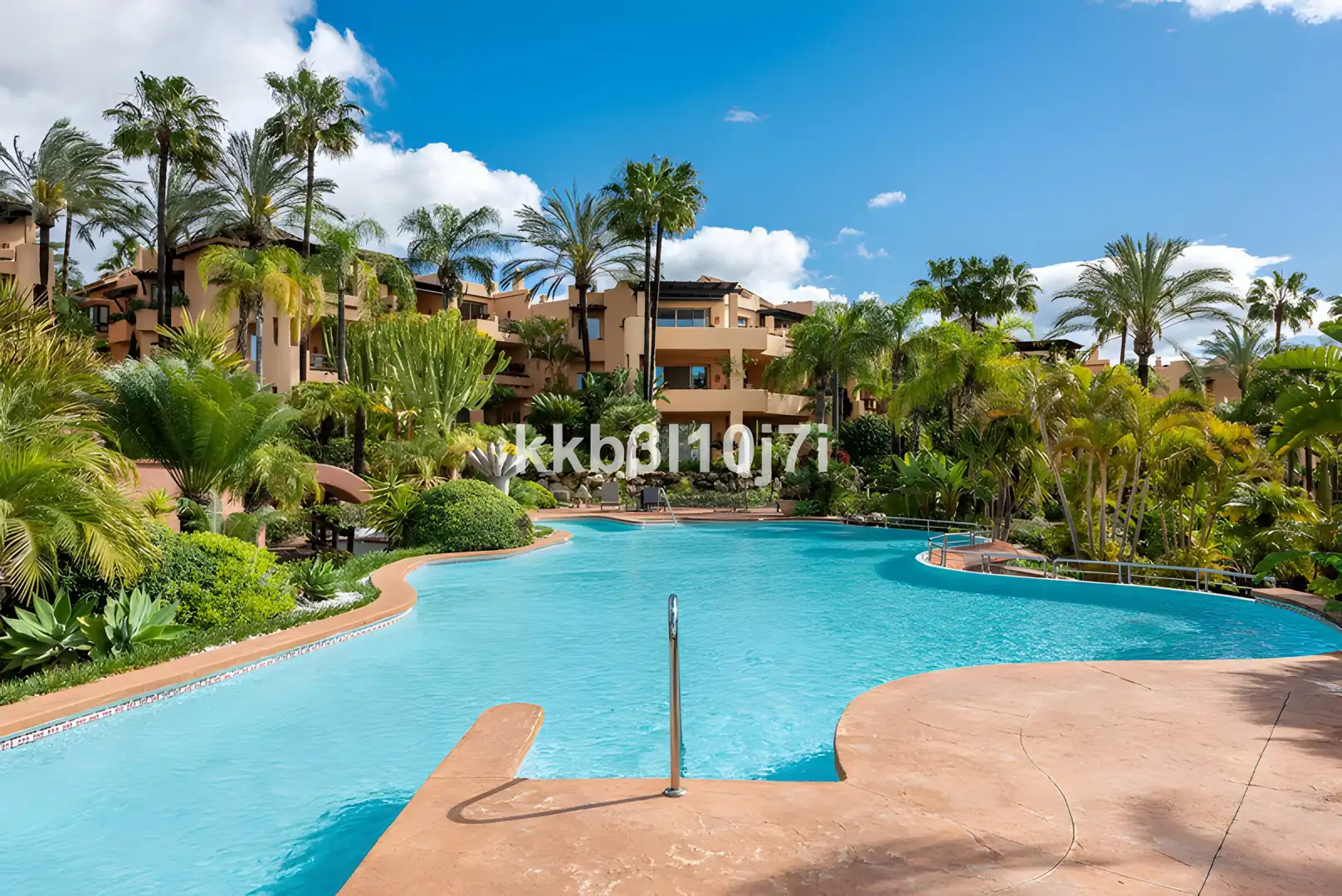 Habitatge amb piscina en venda a Milla de Oro, imagen 25