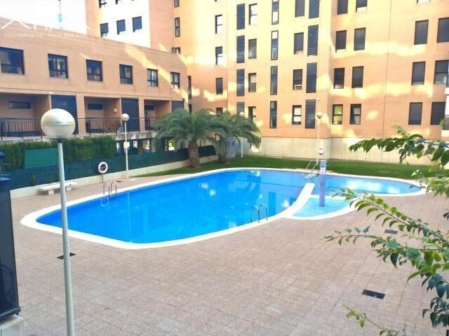Piscina de Pis en venda en Gandia amb Aire condicionat, Jardí privat i Parquet