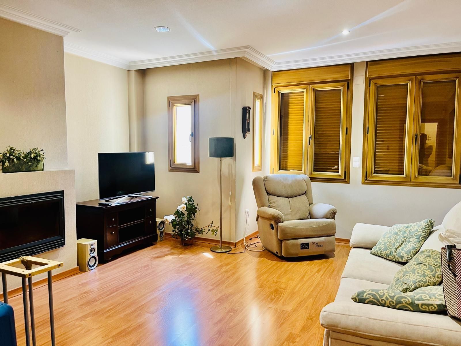 Living room of Flat to rent in Elche / Elx  with Parquet flooring