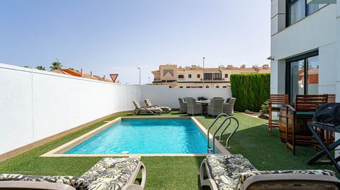 Descubre esta impresionante villa independiente en Euromarina, construida en 2018, que ofrece confort moderno, amplios espacios y, imatge 4