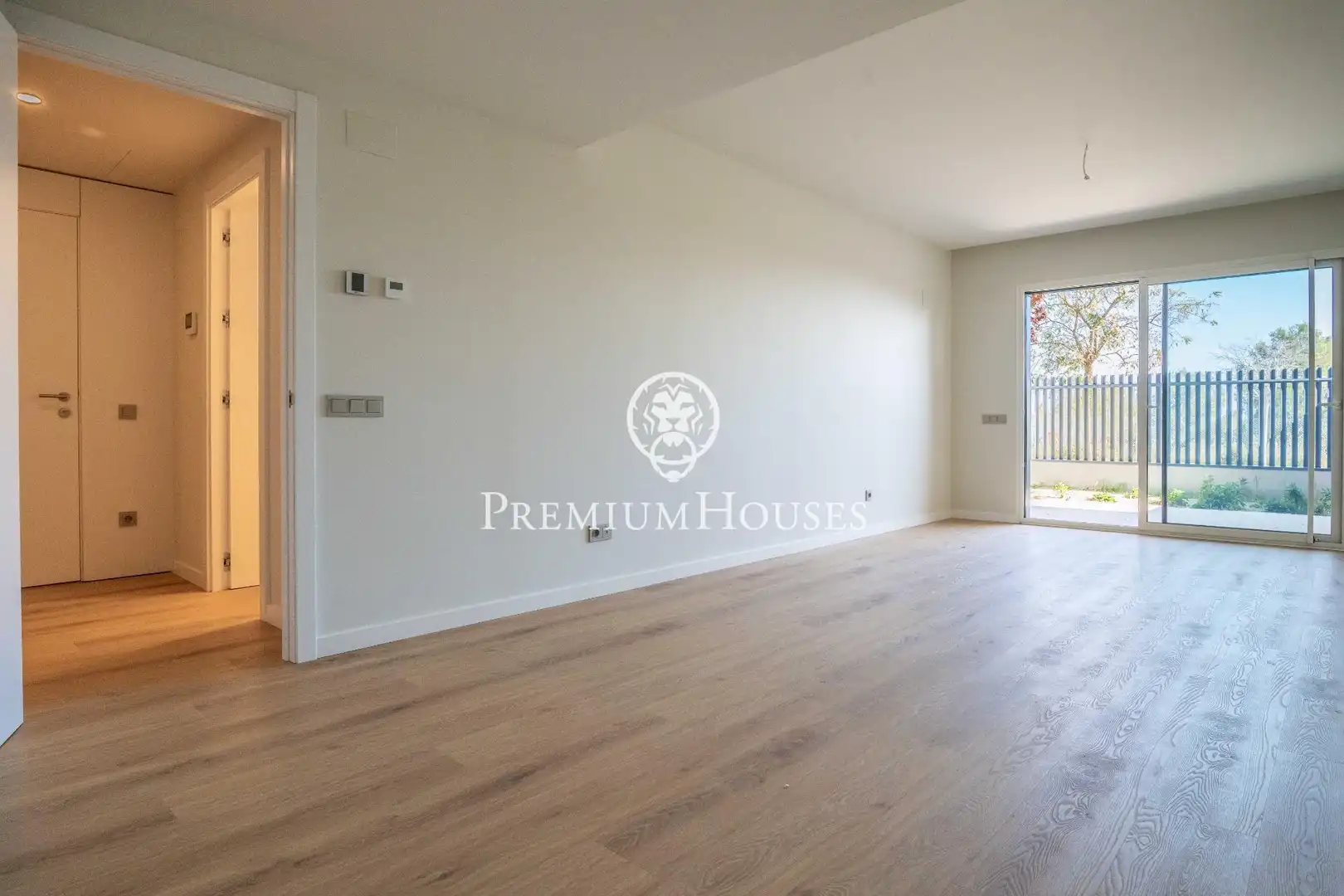 Sala d'estar de Planta baixa en venda en Sitges amb Aire condicionat, Calefacció i Jardí privat