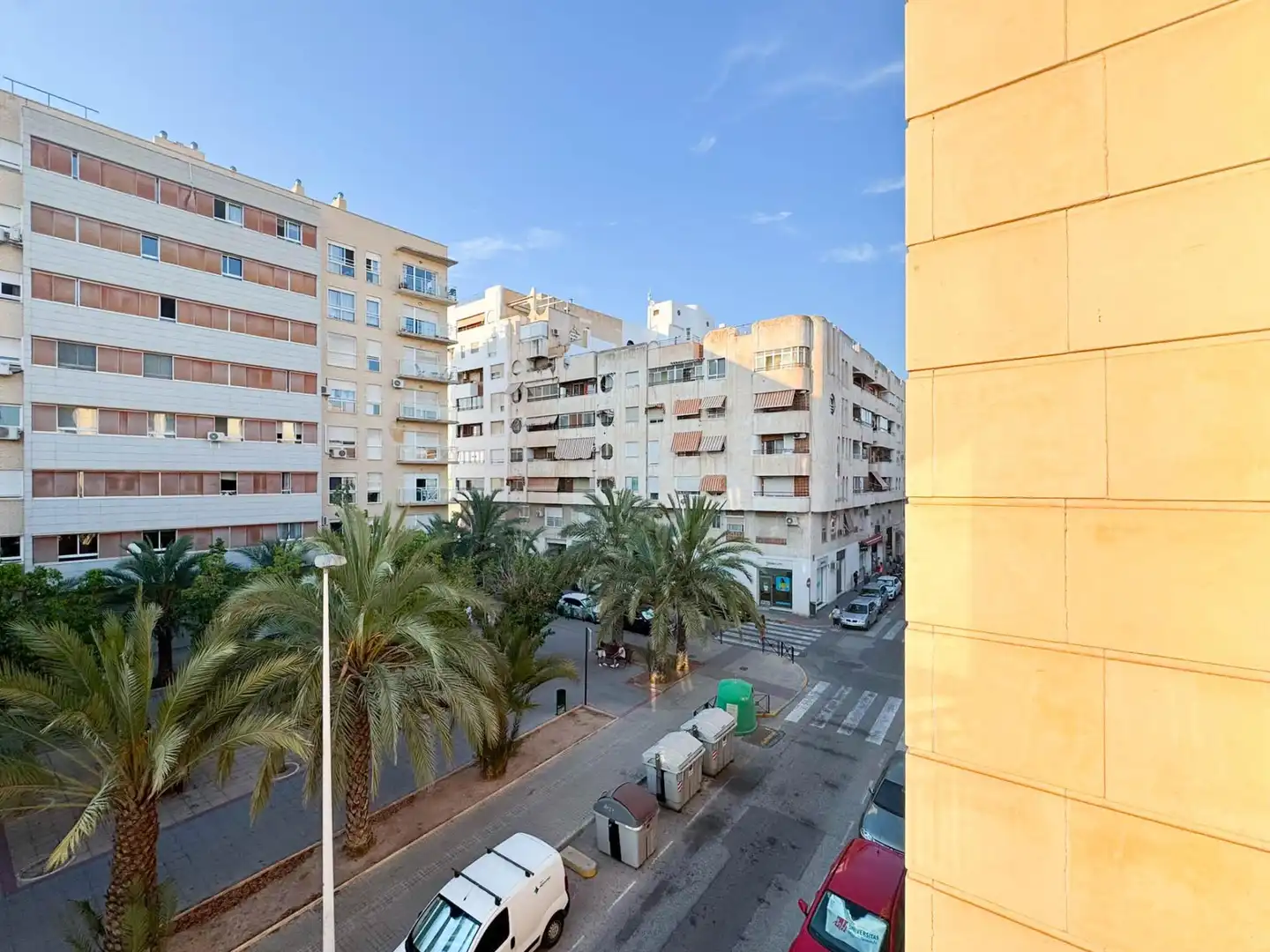 Vista exterior de Pis en venda en Elche / Elx amb Aire condicionat