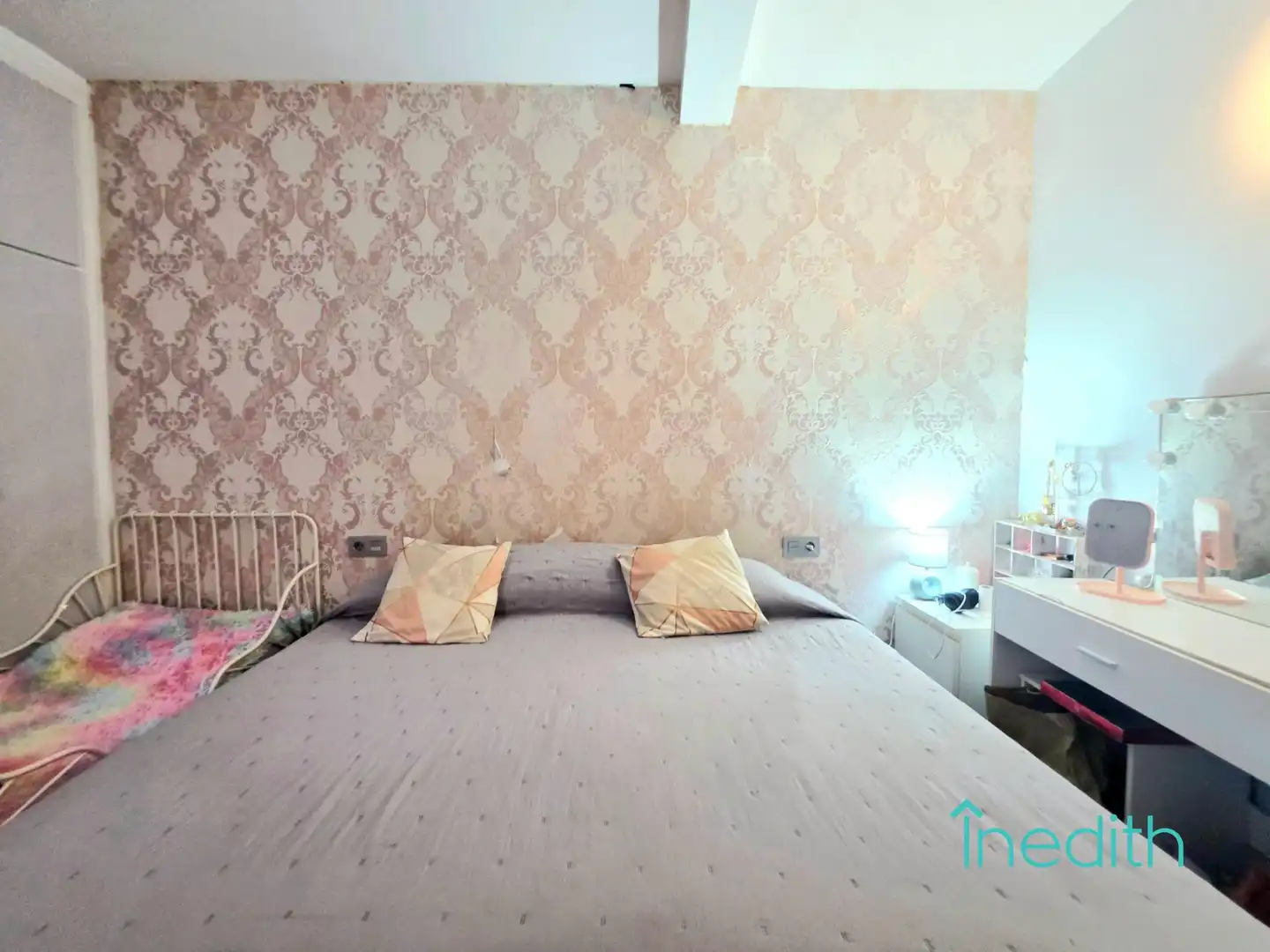 Bedroom of Flat for sale in El Prat de Llobregat  with Air Conditioner, Heating and Terrace
