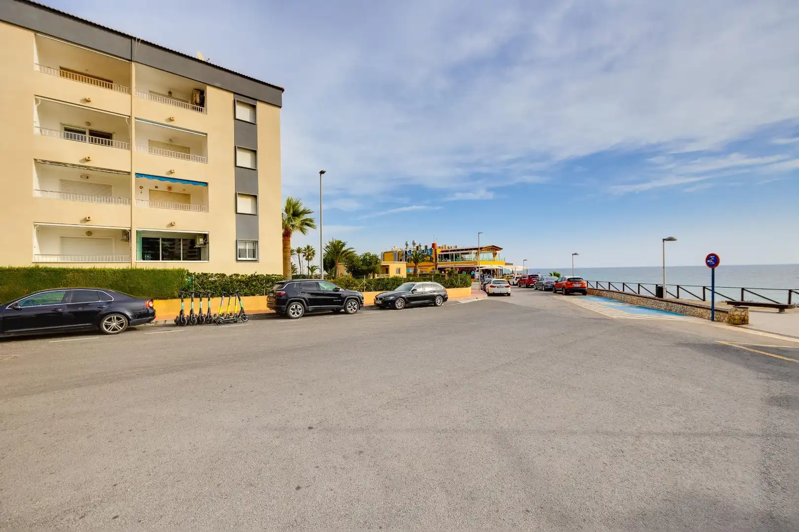 Vista exterior de Apartament en venda en Torrevieja amb Terrassa, Traster i Piscina comunitària