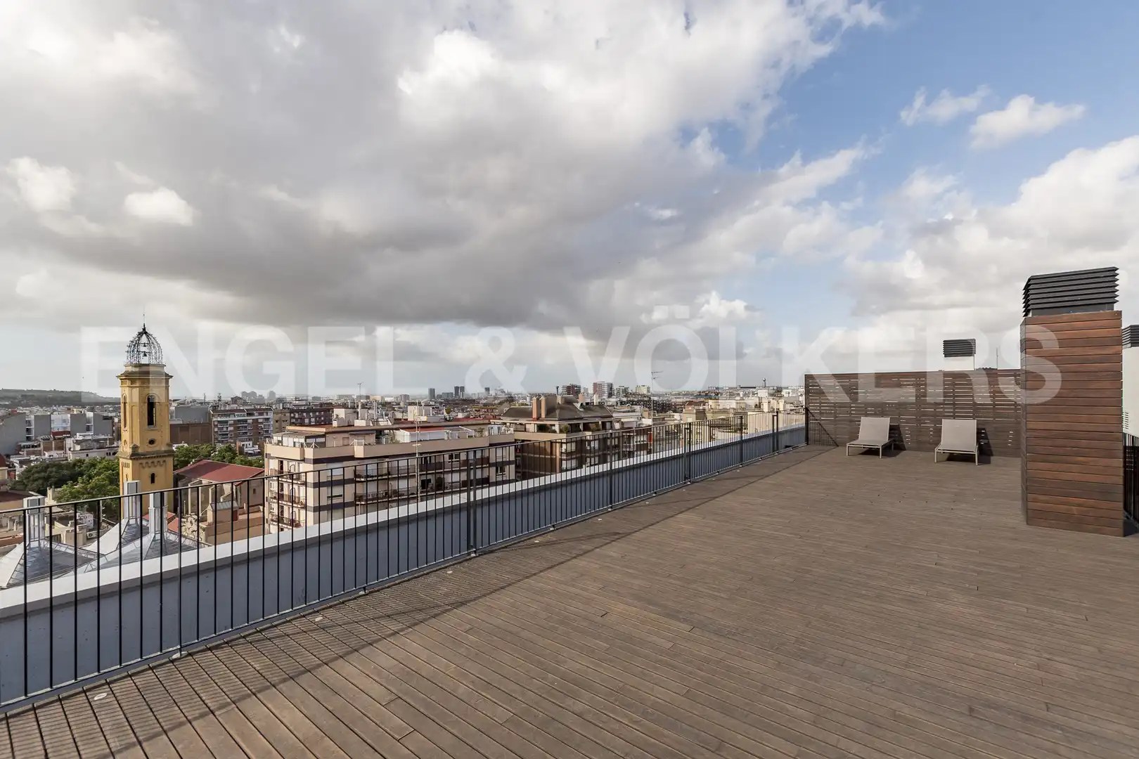 Terrasse von Dachboden zum Verkauf in Barcelona mit Klimaanlage, Heizung und Parkett