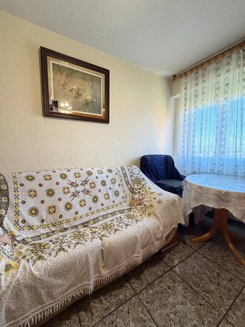 Sala de estar de Piso en venta en Madrid con Calefacción, Terraza y Amueblado