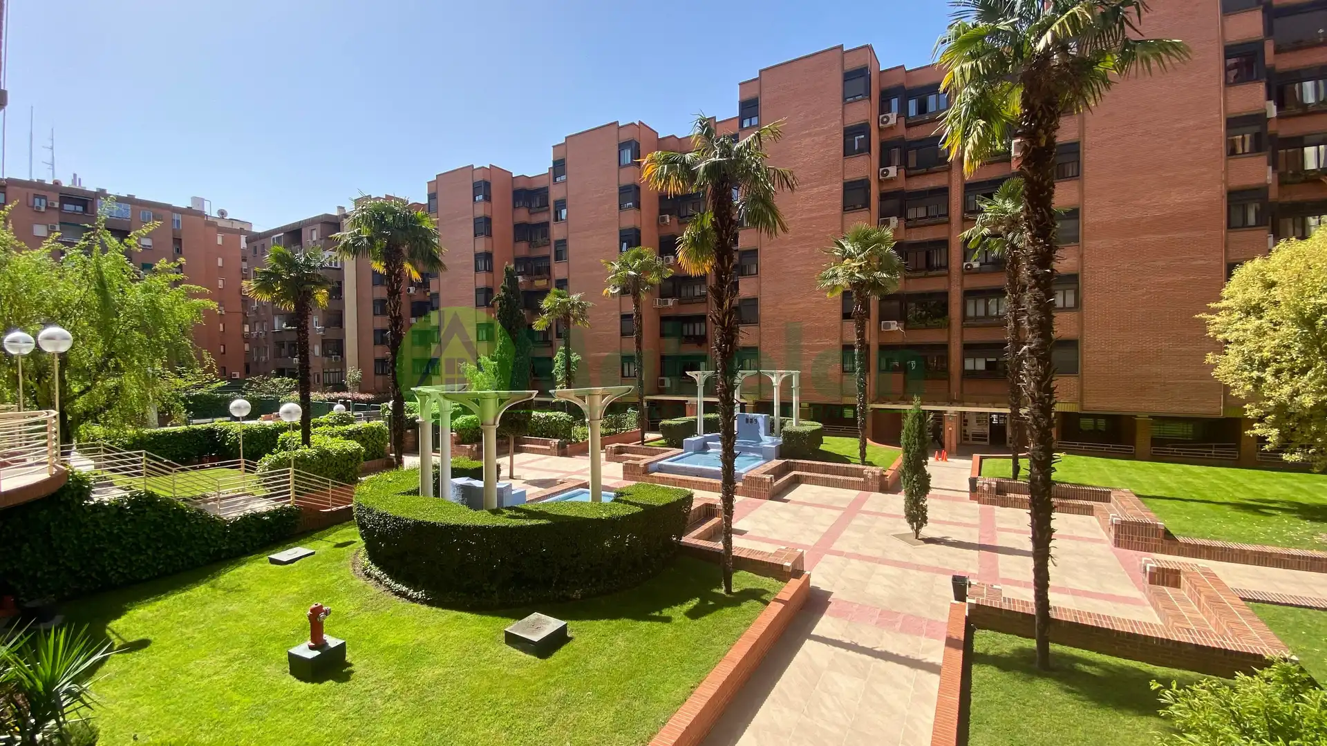 Vista exterior de Piso de alquiler en Madrid con Calefacción y Piscina comunitaria