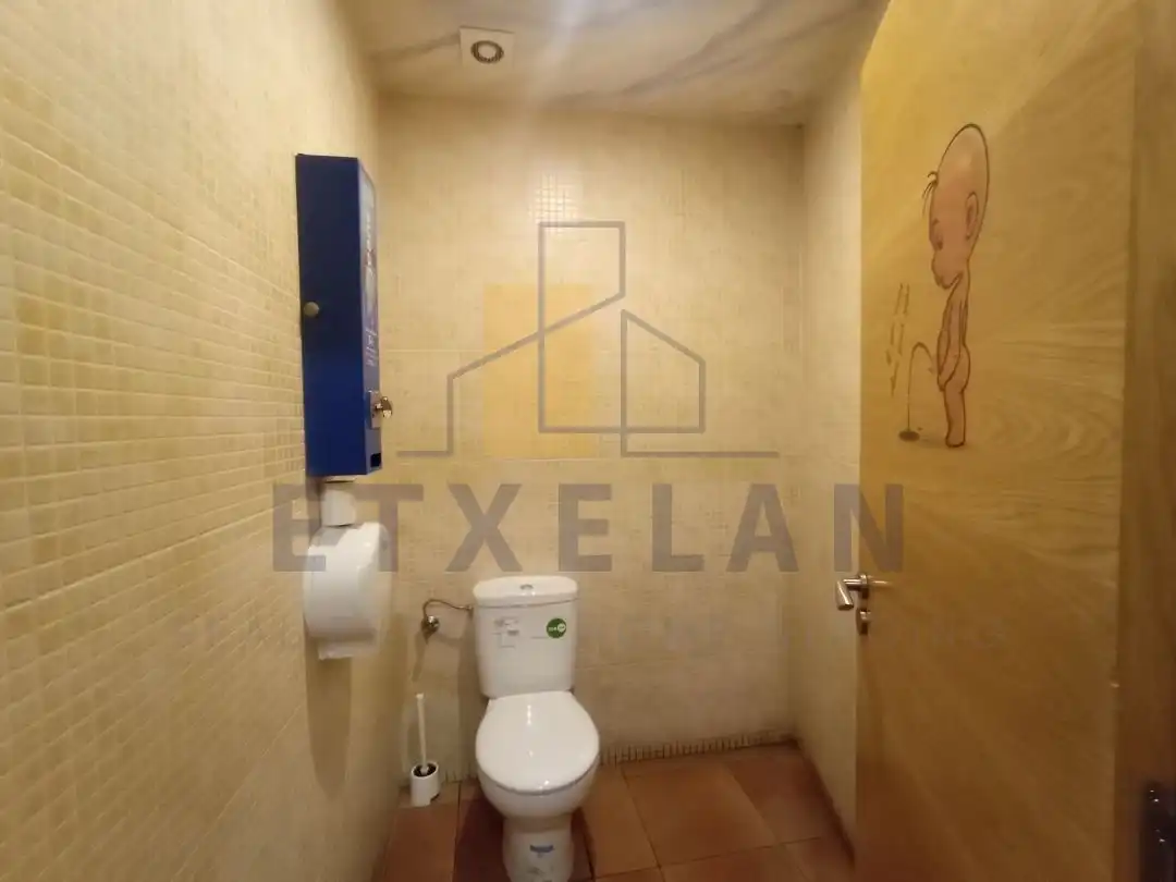 Baño de Local en venta en Zaldibar con Aire acondicionado