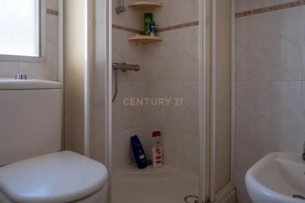 Baño de Piso en venta en Arona con Piscina comunitaria