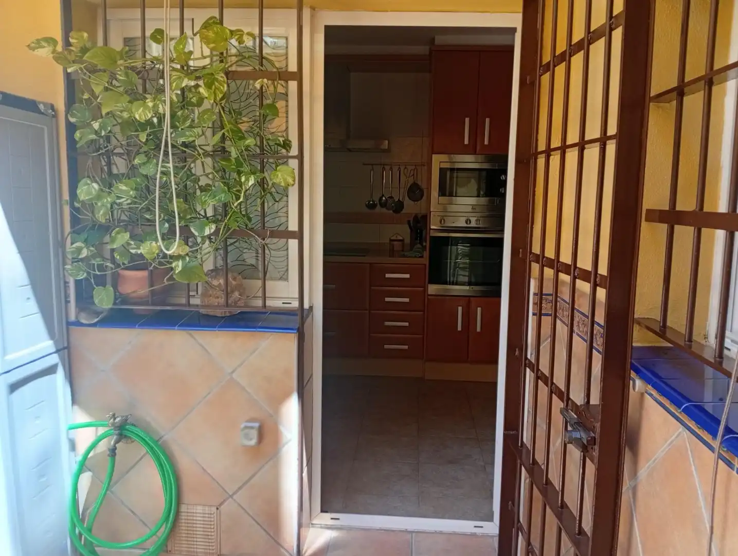 Cocina de Casa adosada en venta en Alcalá de Guadaira con Aire acondicionado, Calefacción y Terraza