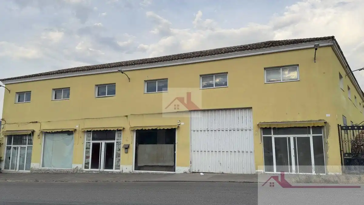 Außenansicht von Gebäude zum Verkauf in Cuenca