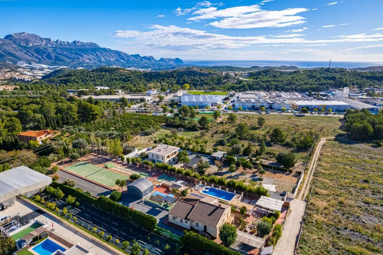 Vista exterior de Casa o chalet en venta en Polop con Aire acondicionado, Calefacción y Jardín privado