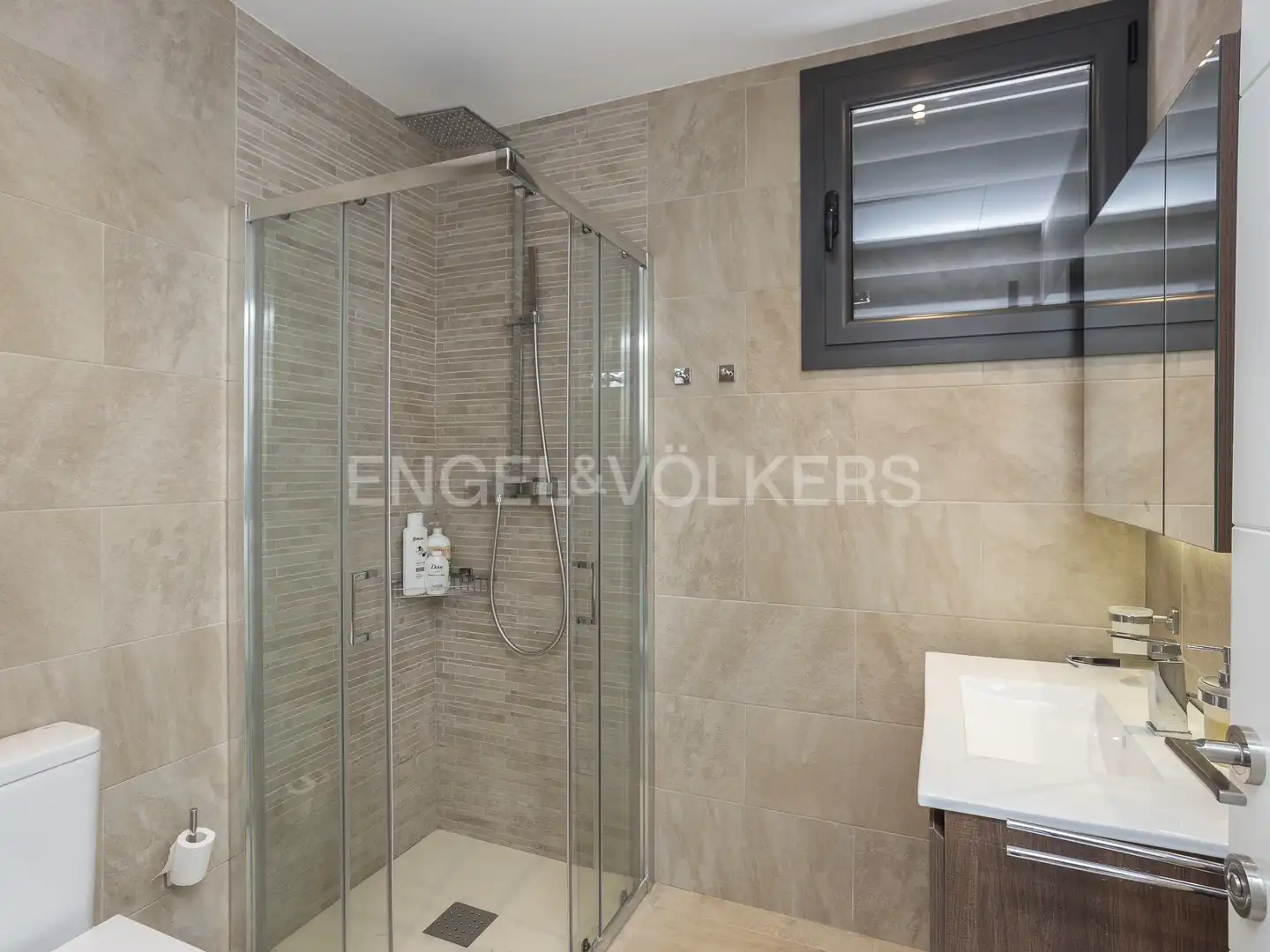 Bathroom of Houses for rent in Vilanova i la Geltrú  with Air Conditioner, Heating and Private garden