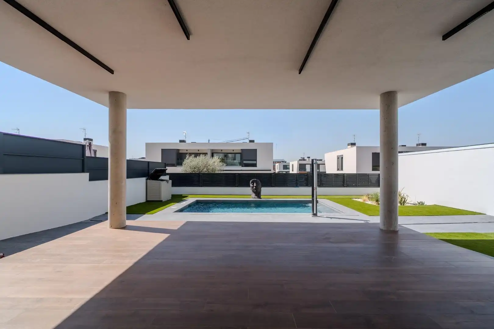 Casa pareada con piscina en venta en Calle Calle Tallín, imagen 48