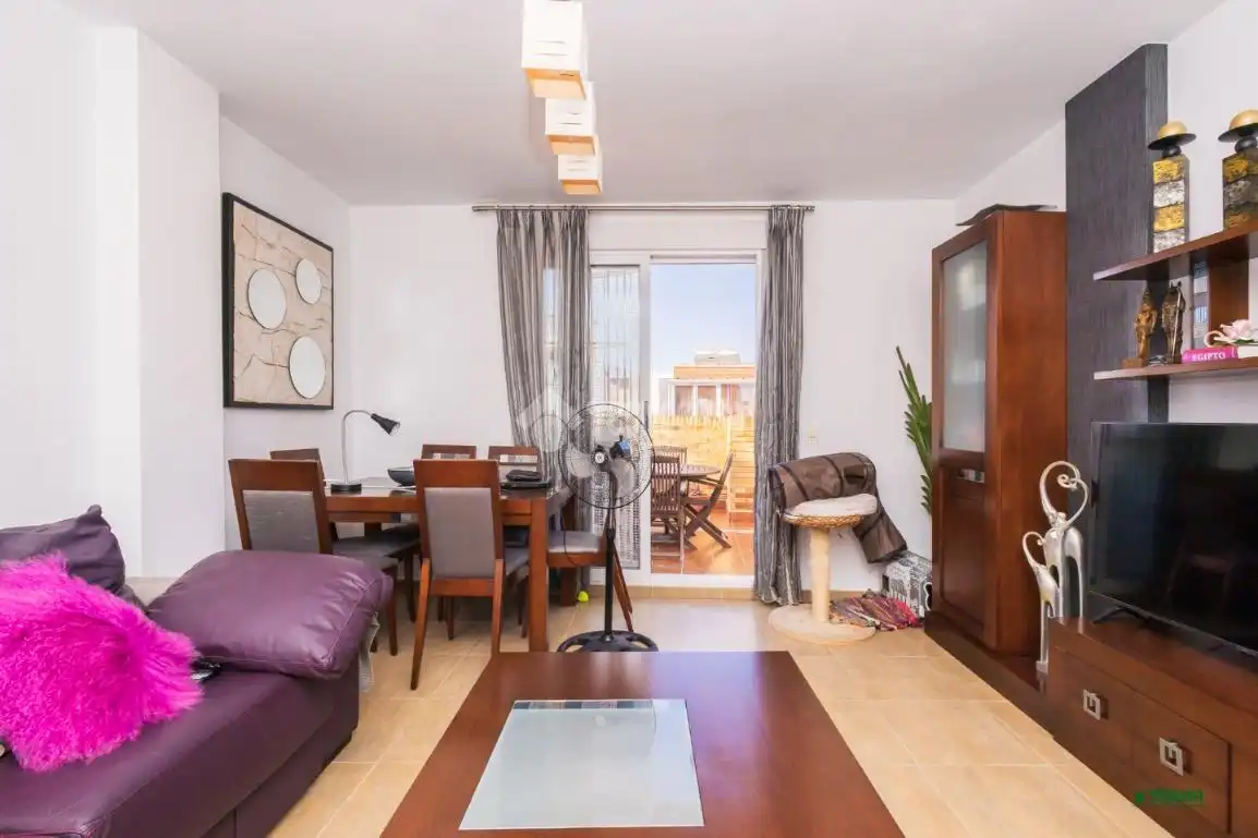 Sala d'estar de Àtic en venda en Almería amb Aire condicionat i Terrassa