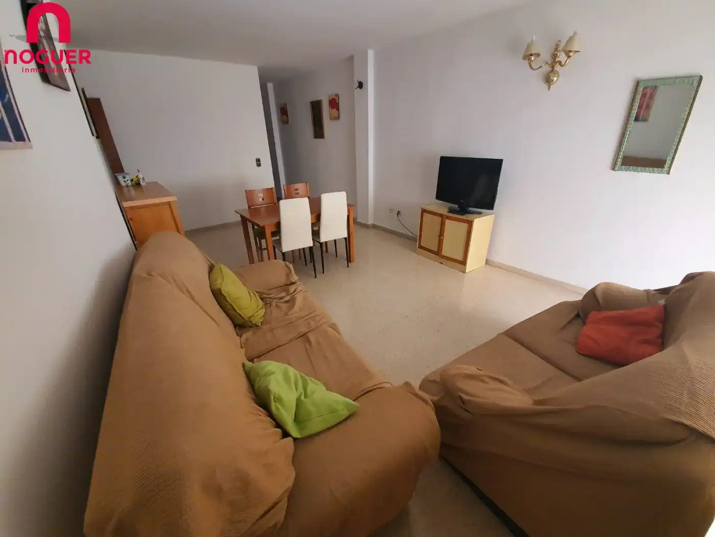 Sala d'estar de Pis de lloguer en Córdoba amb Aire condicionat, Terrassa i Moblat