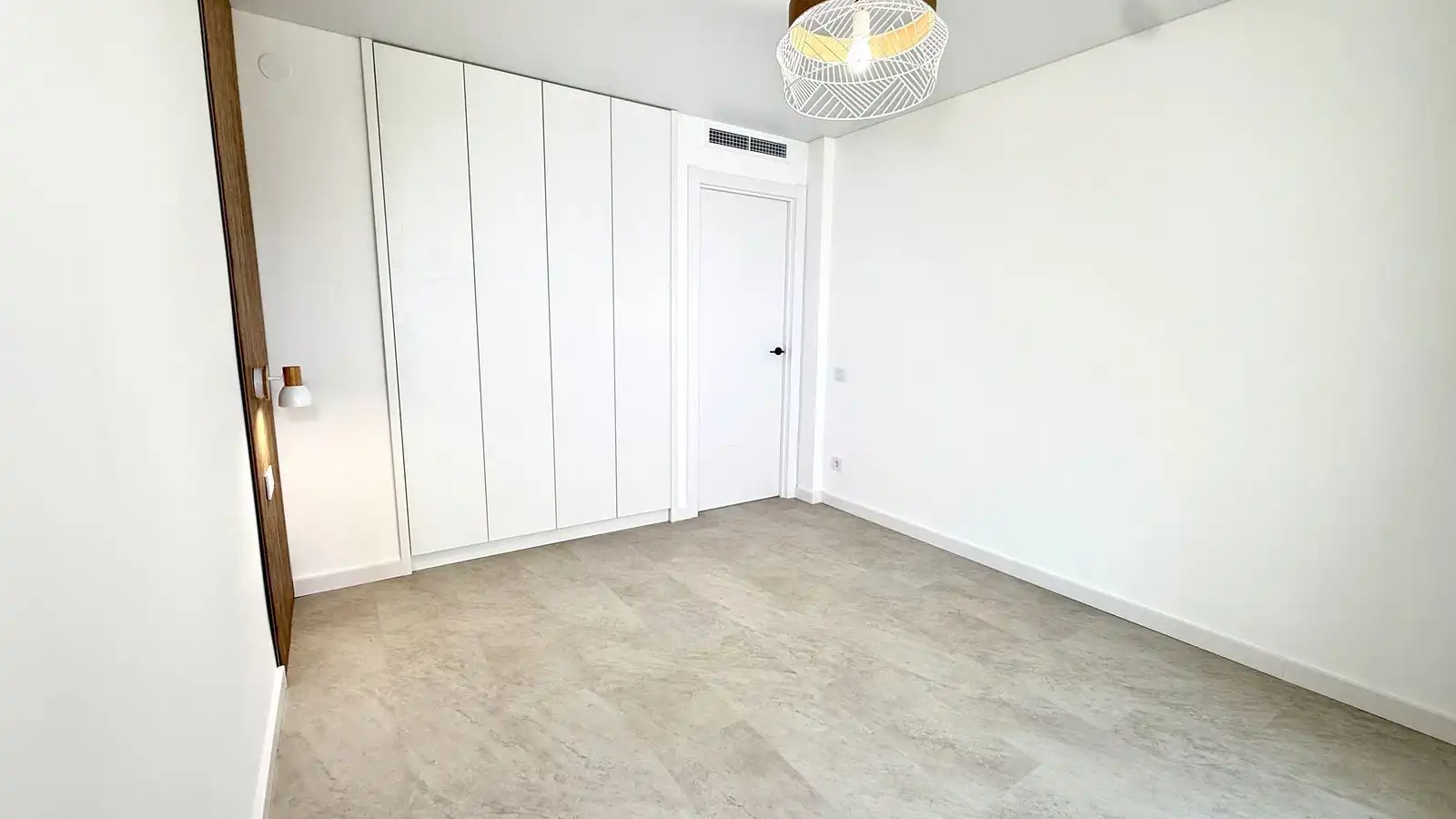 Dormitori de Apartament en venda en Estepona amb Terrassa, Traster i Moblat