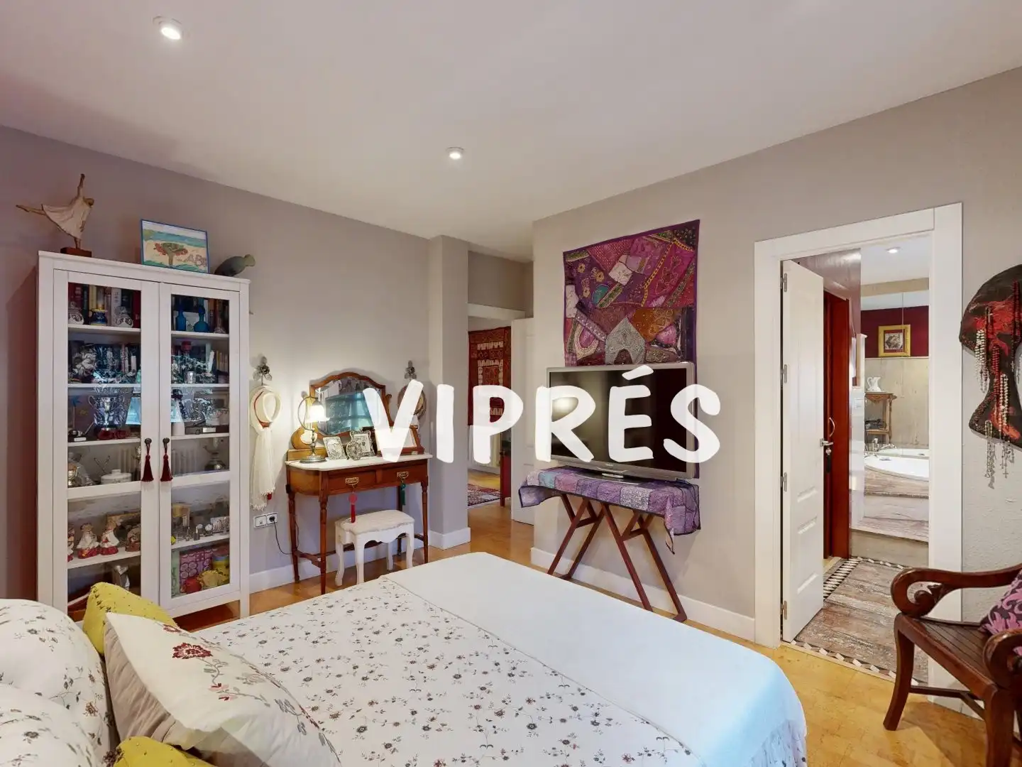 Habitación de Casa adosada en venta en Mérida con Calefacción