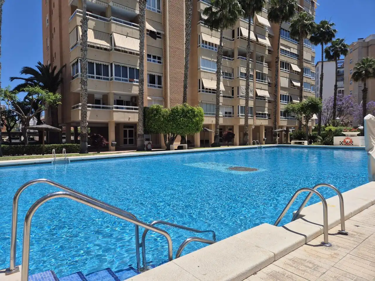 Piscina de Pis en venda en Alicante / Alacant amb Aire condicionat i Terrassa