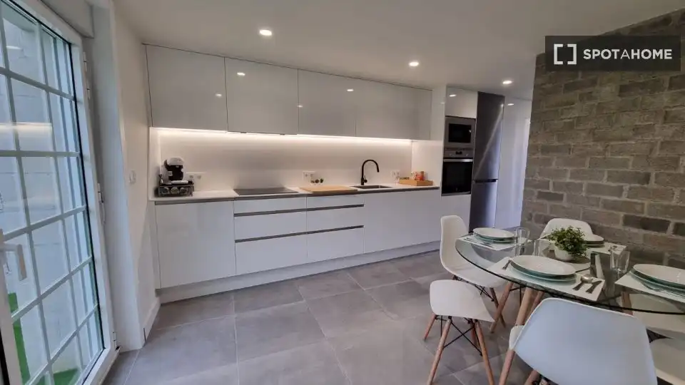 Kitchen of Apartments for share in Vilanova de Arousa  with Air Conditioner, Terrace and Furnished
