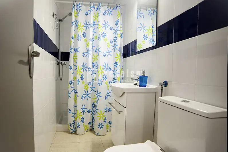 Baño de Piso de alquiler en Murcia con Terraza y Amueblado