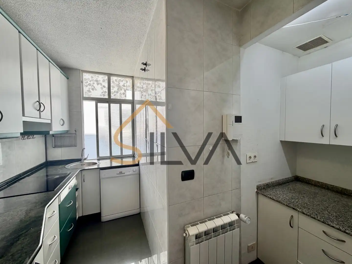 Cocina de Piso en venta en Lugo con Calefacción, Trastero y Amueblado