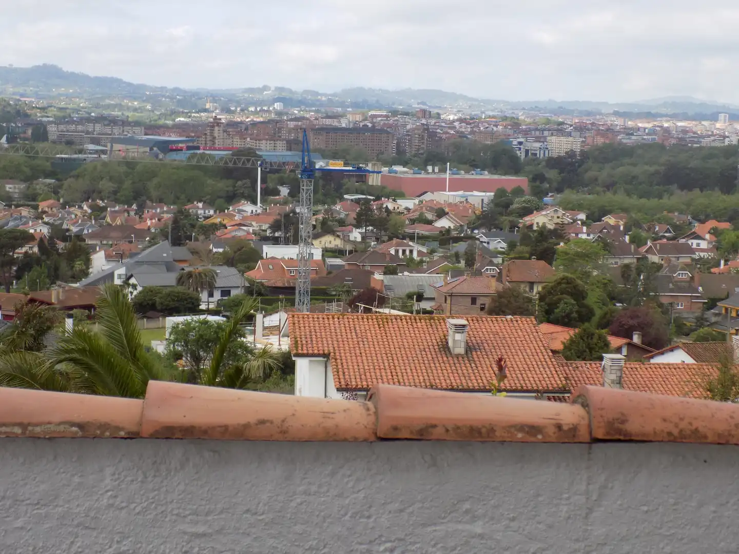 Vista exterior de Casa adosada en venda en Gijón  amb Calefacció, Jardí privat i Terrassa