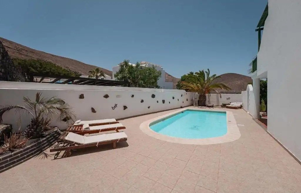 Piscina de Casa o chalet en venta en Yaiza con Aire acondicionado, Jardín privado y Terraza