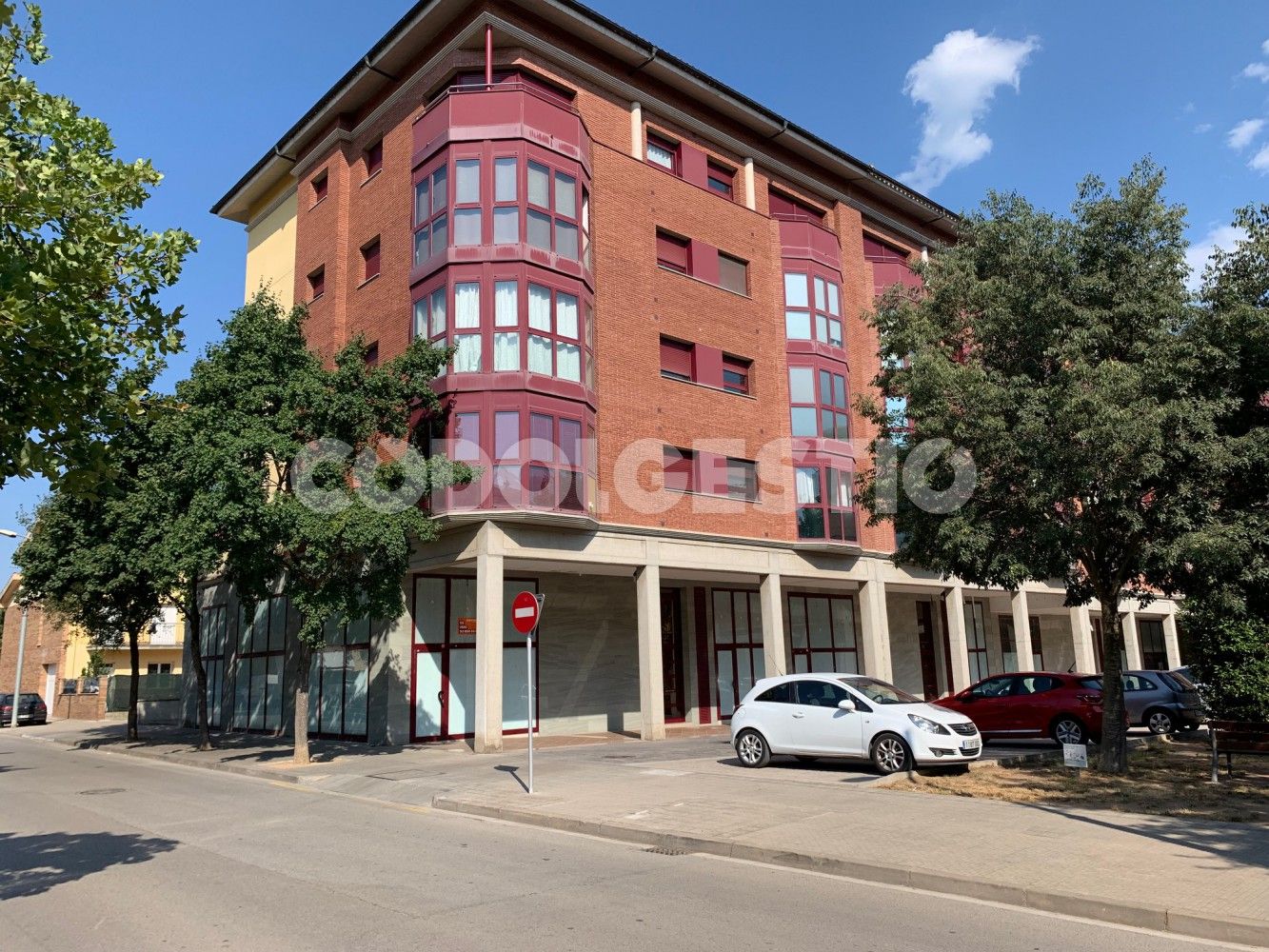 Vista exterior de Local en venda en Manlleu