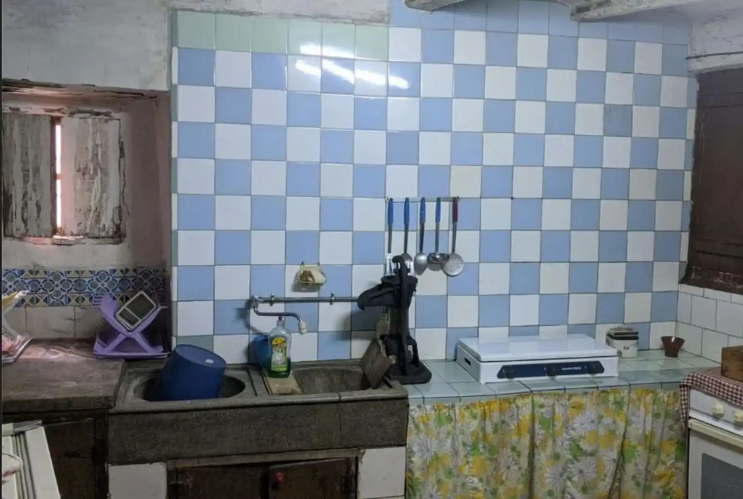 Kitchen of Houses for sale in Rubielos de Mora  with Terrace and Storage room