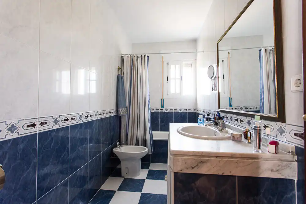 Bany de Casa o xalet en venda en El Puerto de Santa María amb Jardí privat, Terrassa i Piscina