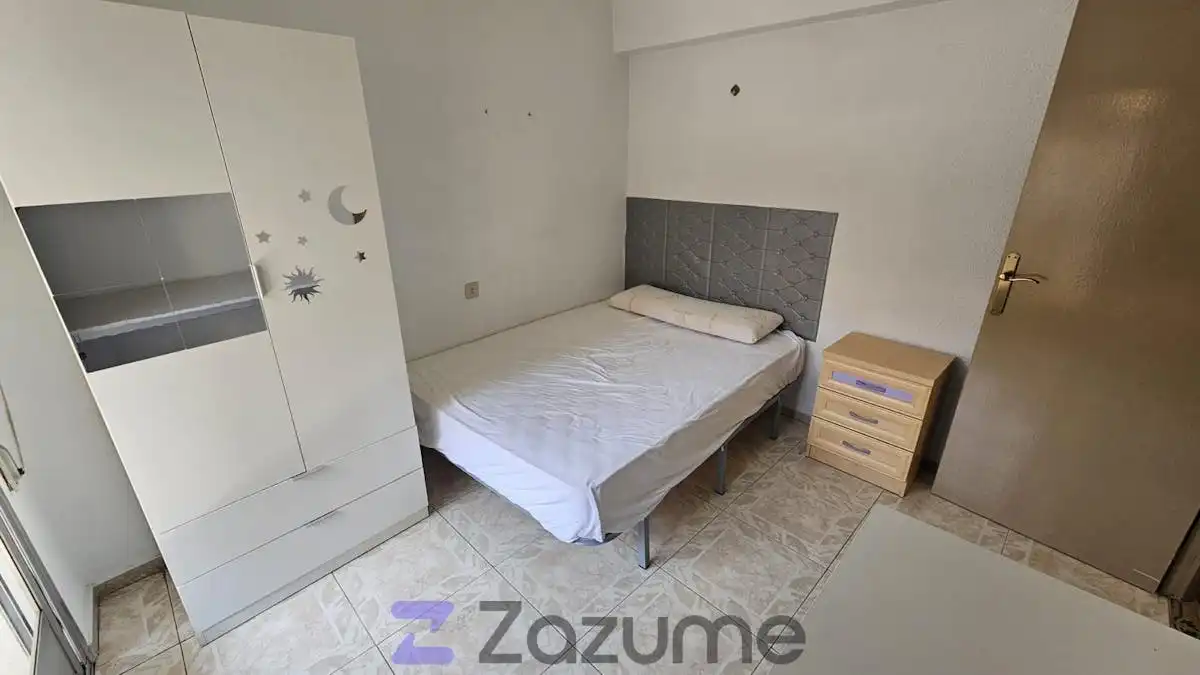 Flat for rent in Calle Pintor Joaquín, San Antón