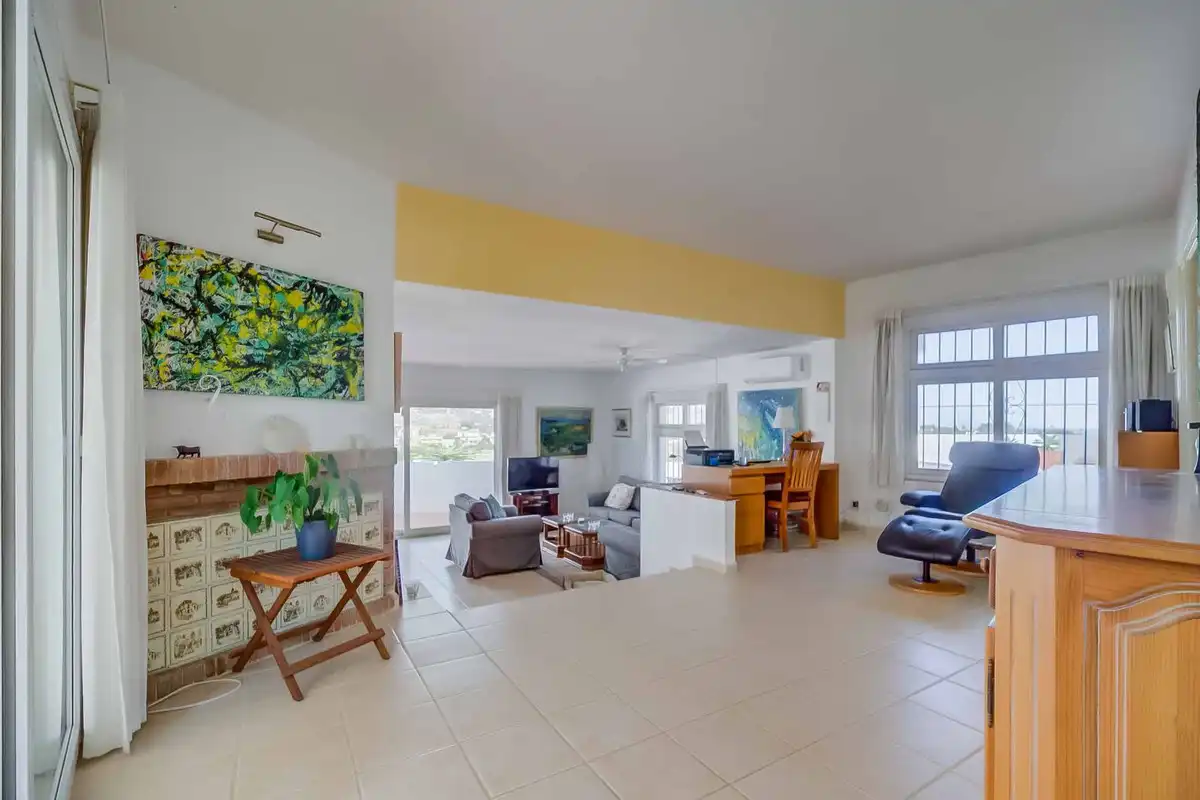 Sala de estar de Casa o chalet en venta en Mijas con Aire acondicionado, Calefacción y Jardín privado