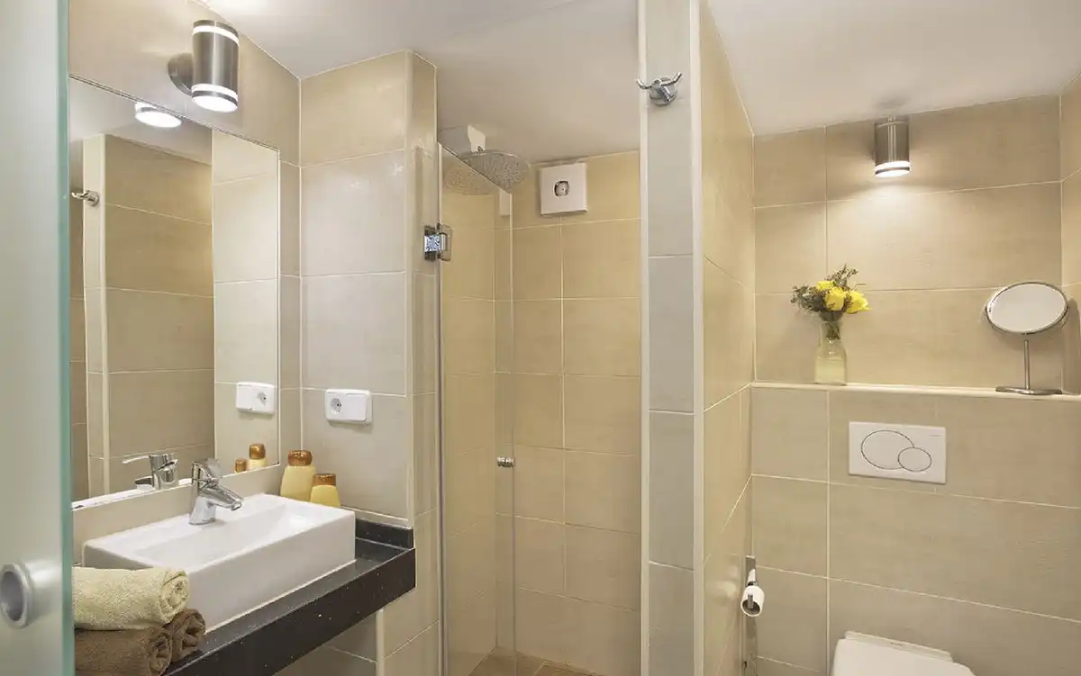 Baño de Casa o chalet en venta en Marbella con Aire acondicionado, Jardín privado y Terraza