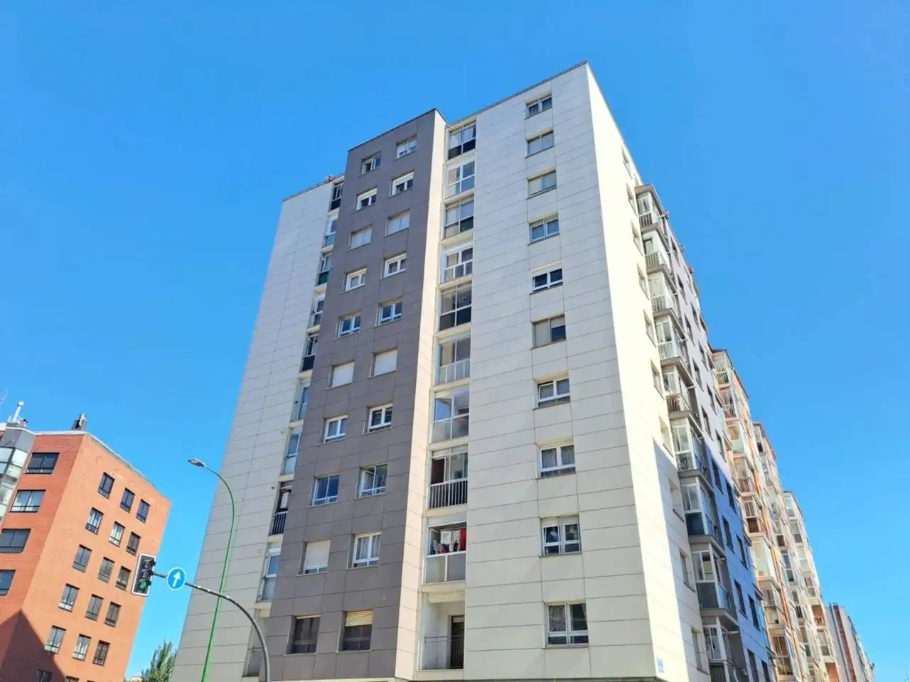 Vista exterior de Piso en venta en Burgos con Calefacción y Terraza