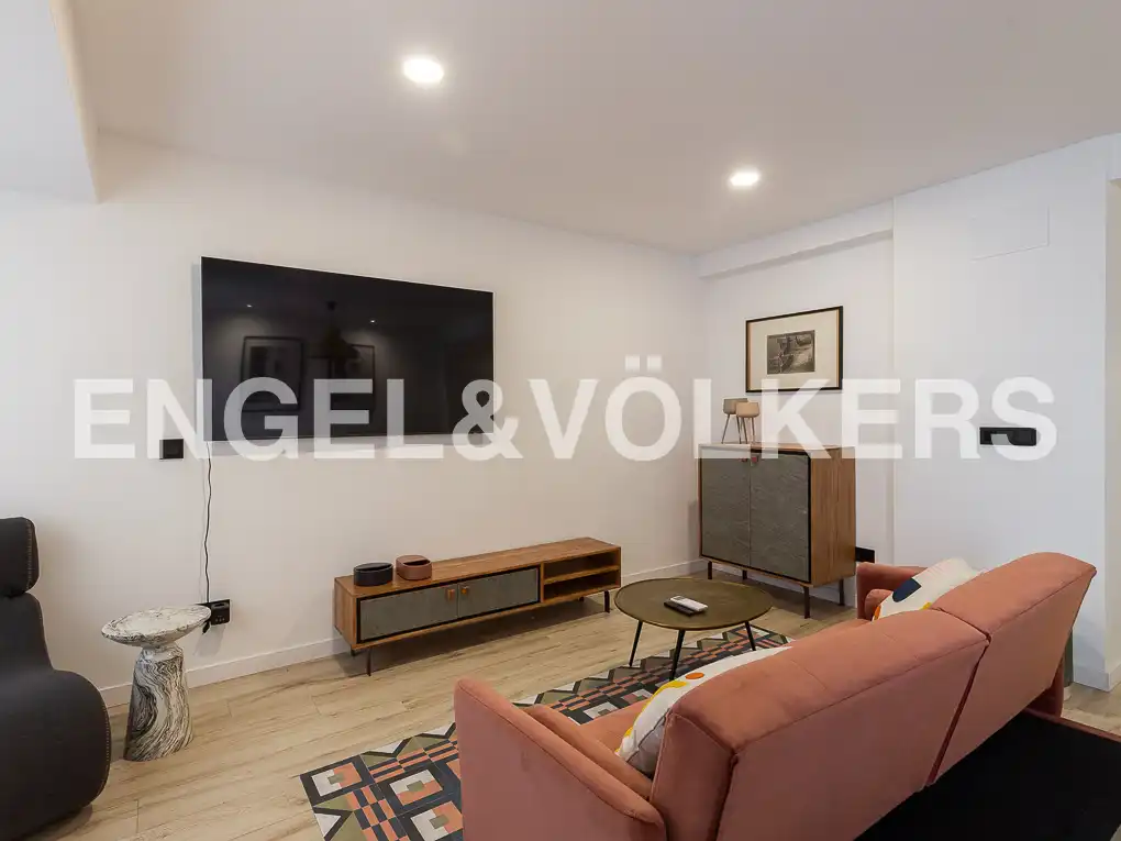 Sala d'estar de Pis de lloguer en Valencia amb Aire condicionat, Calefacció i Moblat