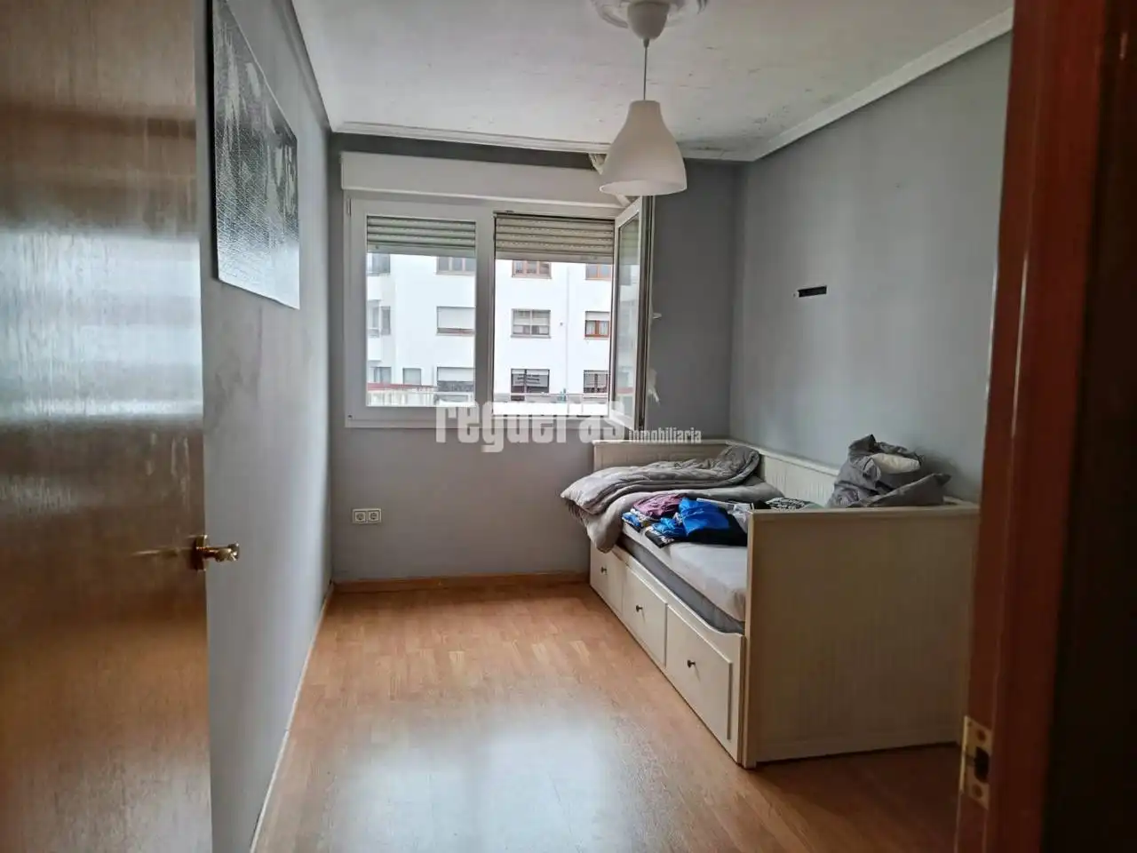 Habitación de Piso en venta en Avilés con Calefacción, Trastero y Amueblado