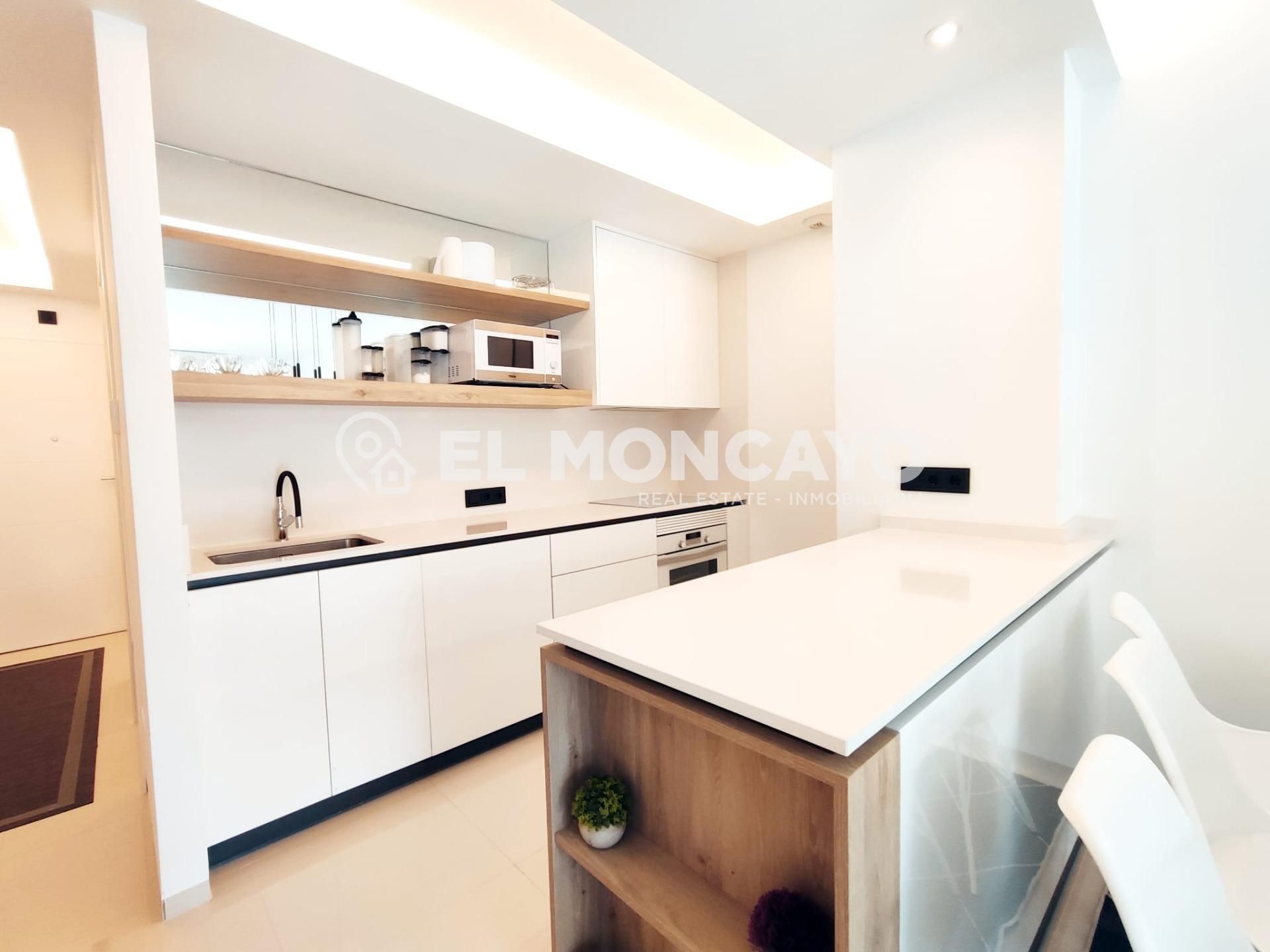 Cuina de Apartament en venda en Guardamar del Segura amb Aire condicionat, Calefacció i Jardí privat