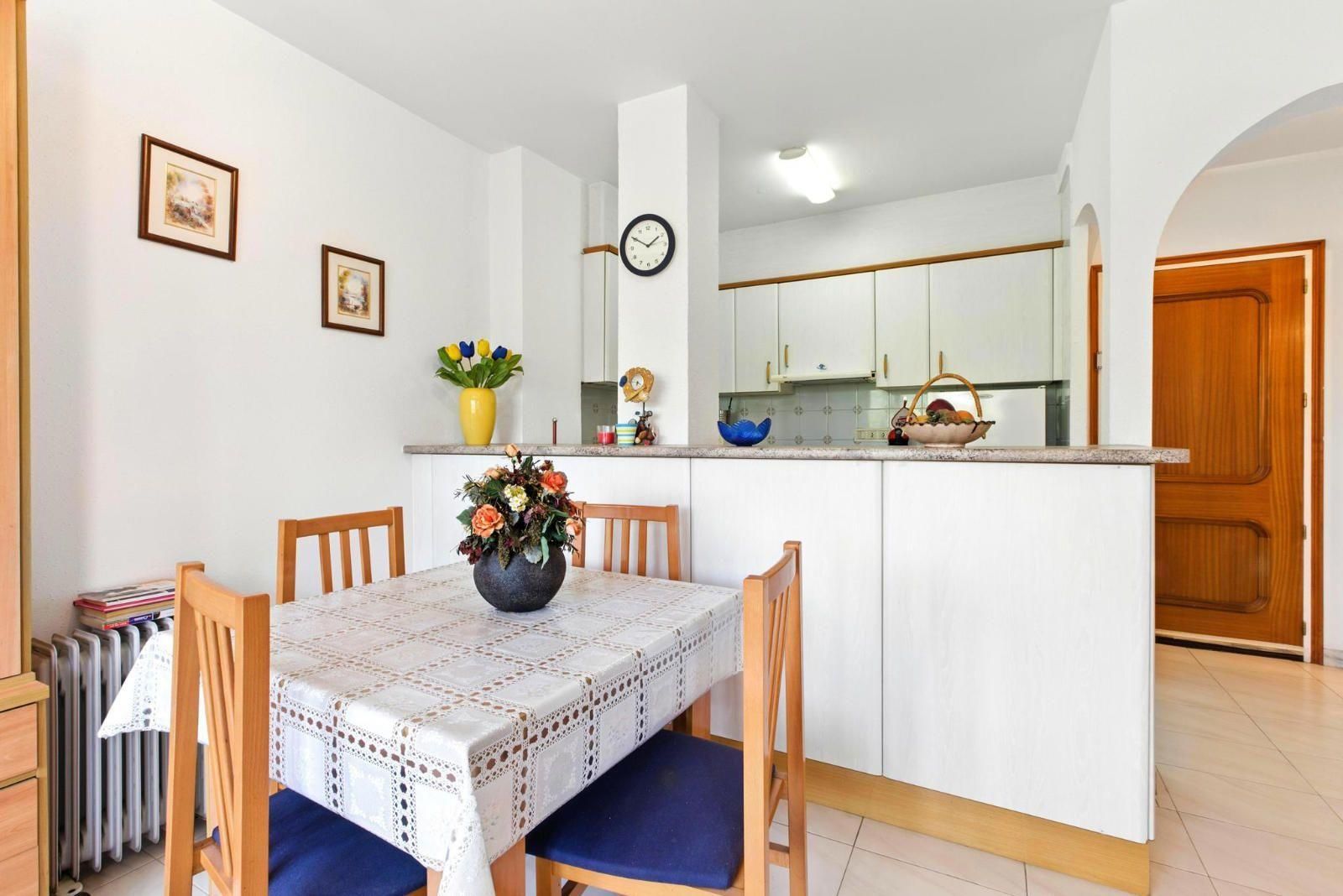 Cuina de Apartament en venda en Empuriabrava amb Terrassa, Piscina i Moblat