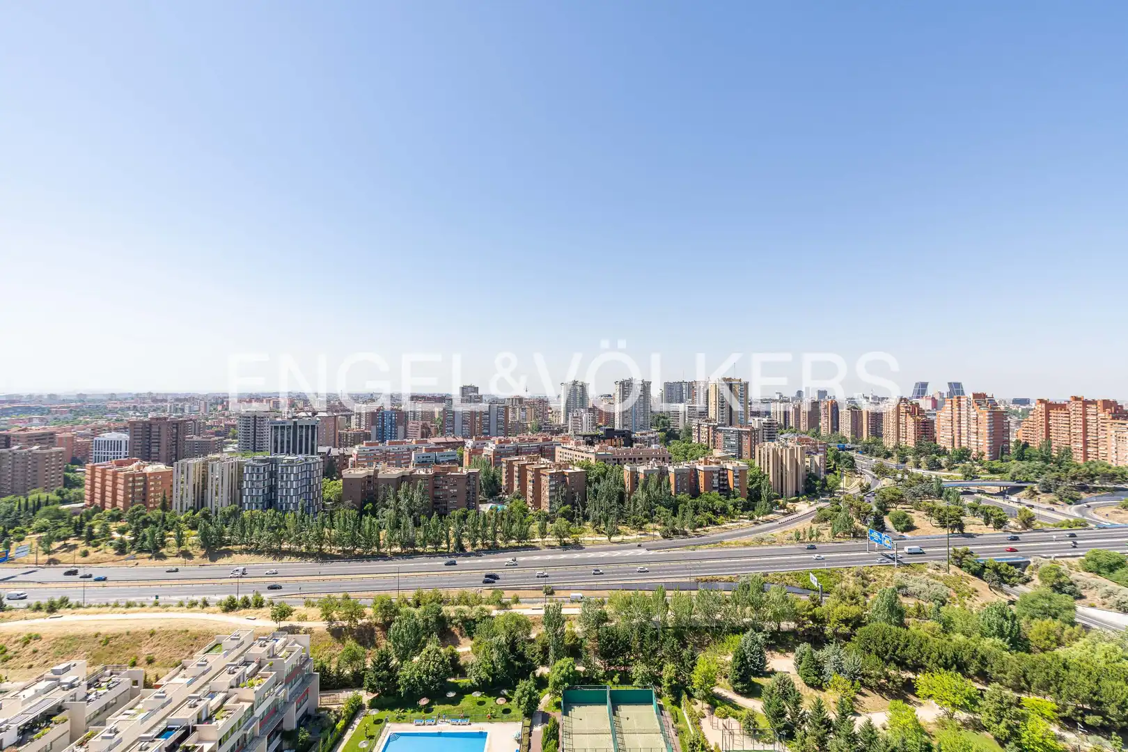 Außenansicht von Wohnung zum Verkauf in Madrid mit Klimaanlage, Heizung und Parkett