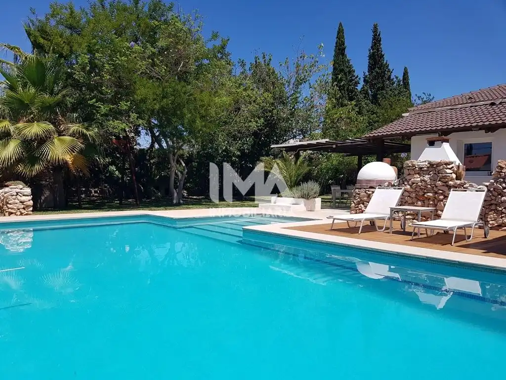 Chalet con piscina en venta en Montealegre, imagen 2