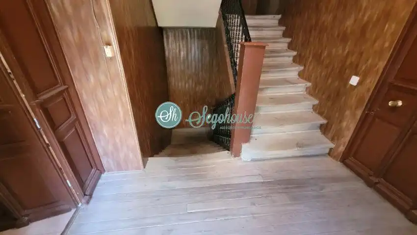 Piso en venta en Segovia con Calefacción y Balcón