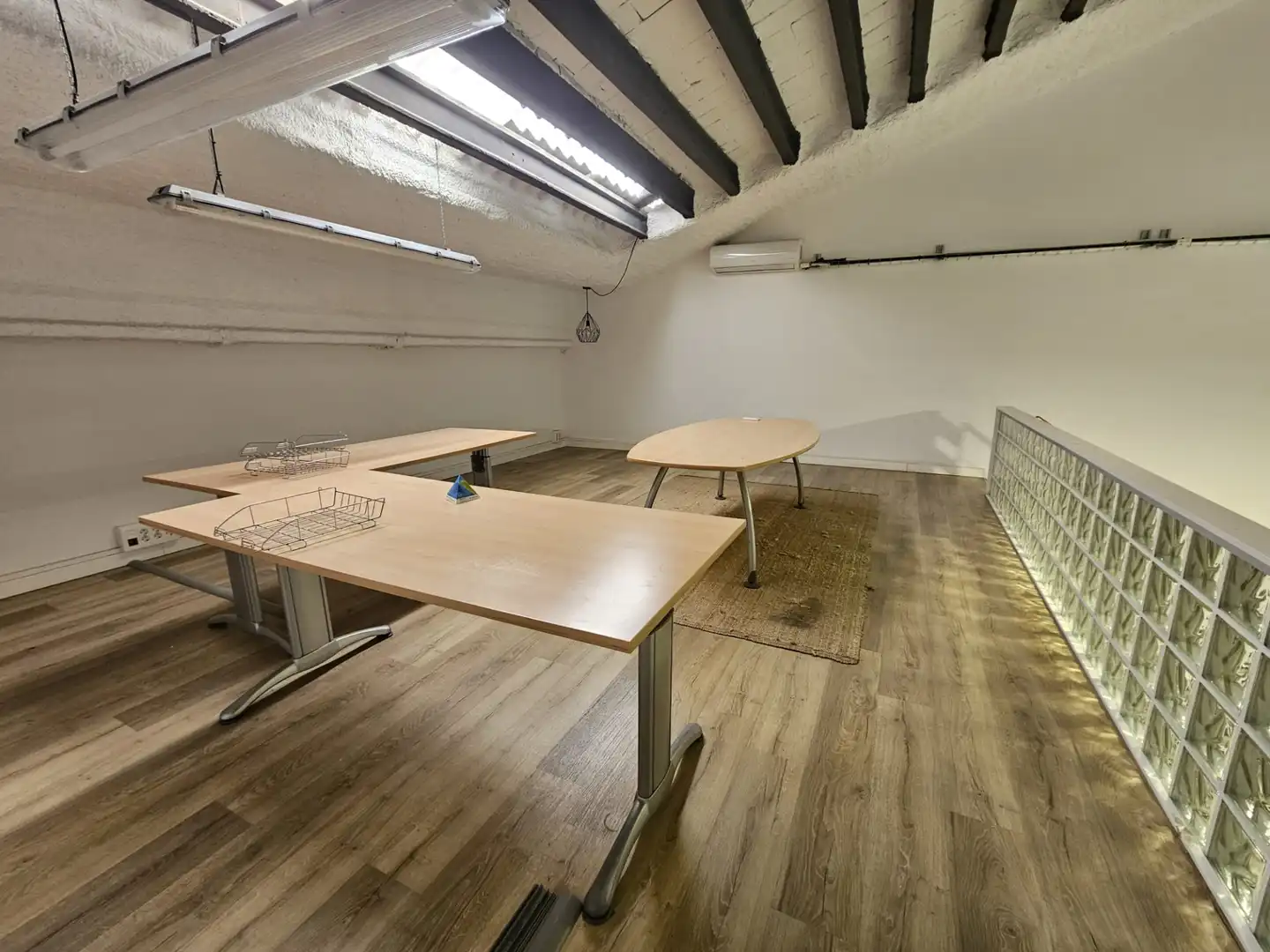 Fabrikhallen zur Miete in Terrassa mit Heizung und Alarm