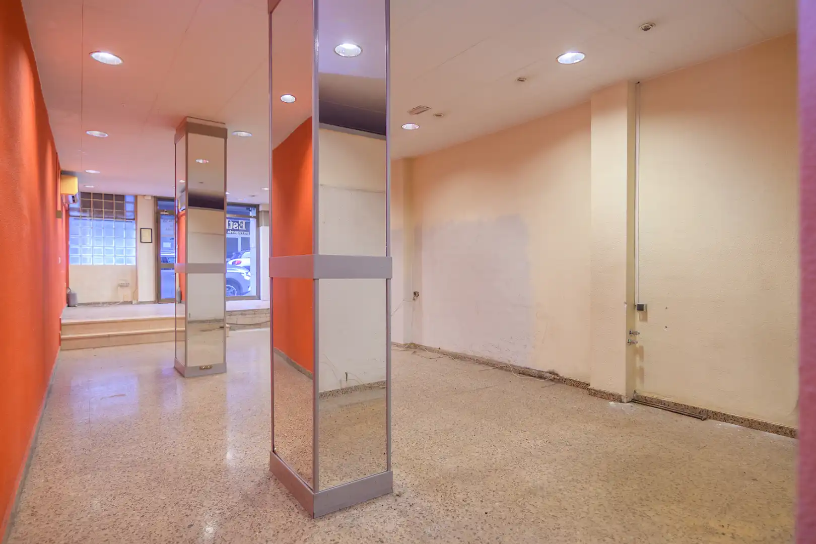 Business premises for sale in Carrer de Lepant, imagen 16