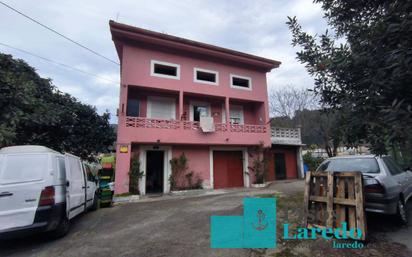 Vista exterior de Casa o xalet en venda en Ampuero amb Calefacció, Jardí privat i Parquet